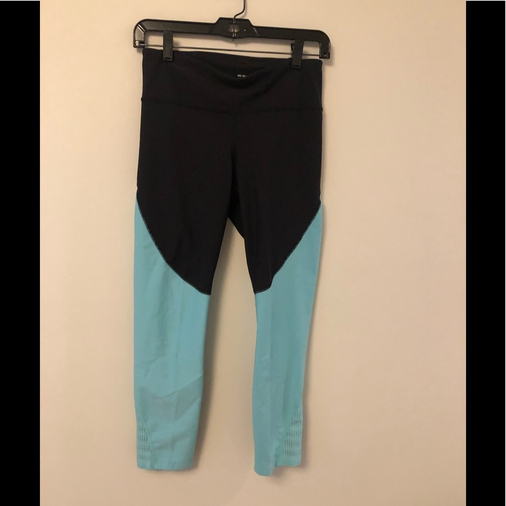 Mid-calf Under Armour leggings